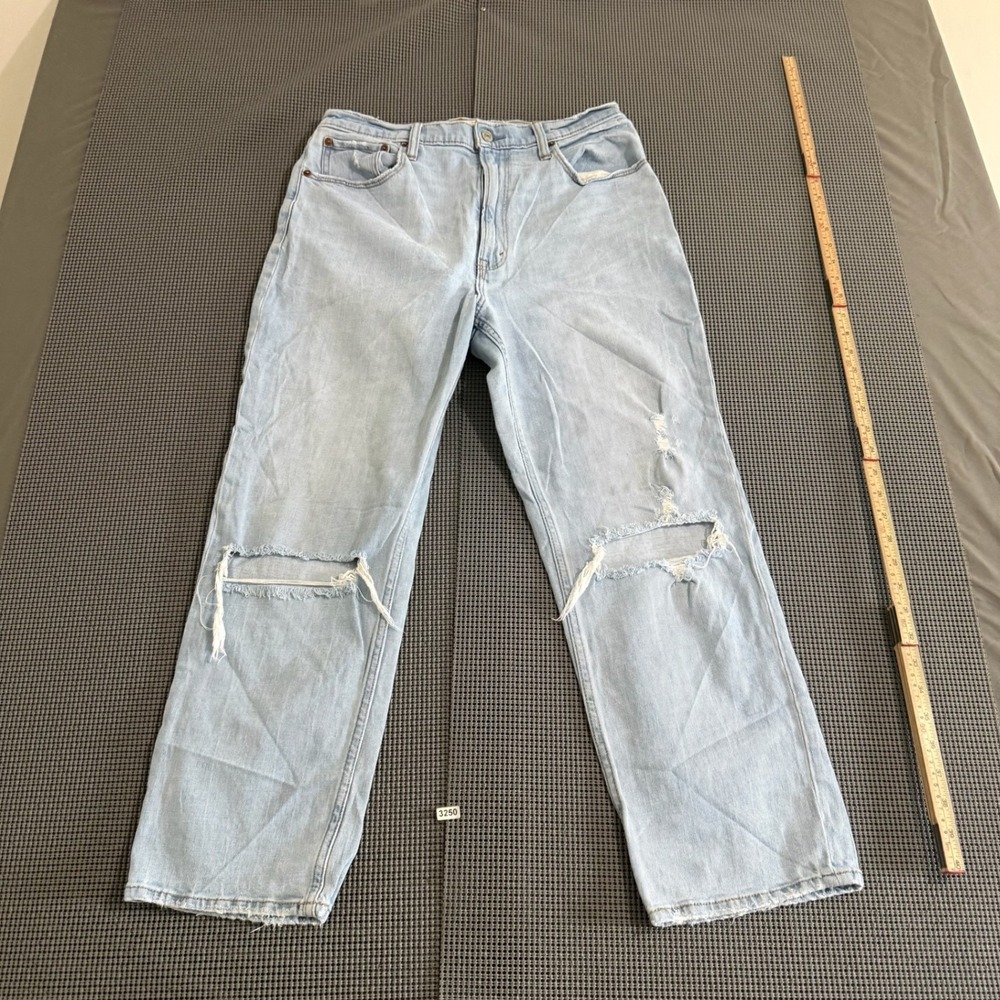 Abercrombie & Fitch Ultra High Rise Ankle Straight Distressed Jeans 30 Short